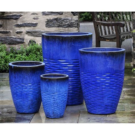 garden pots and planters large.